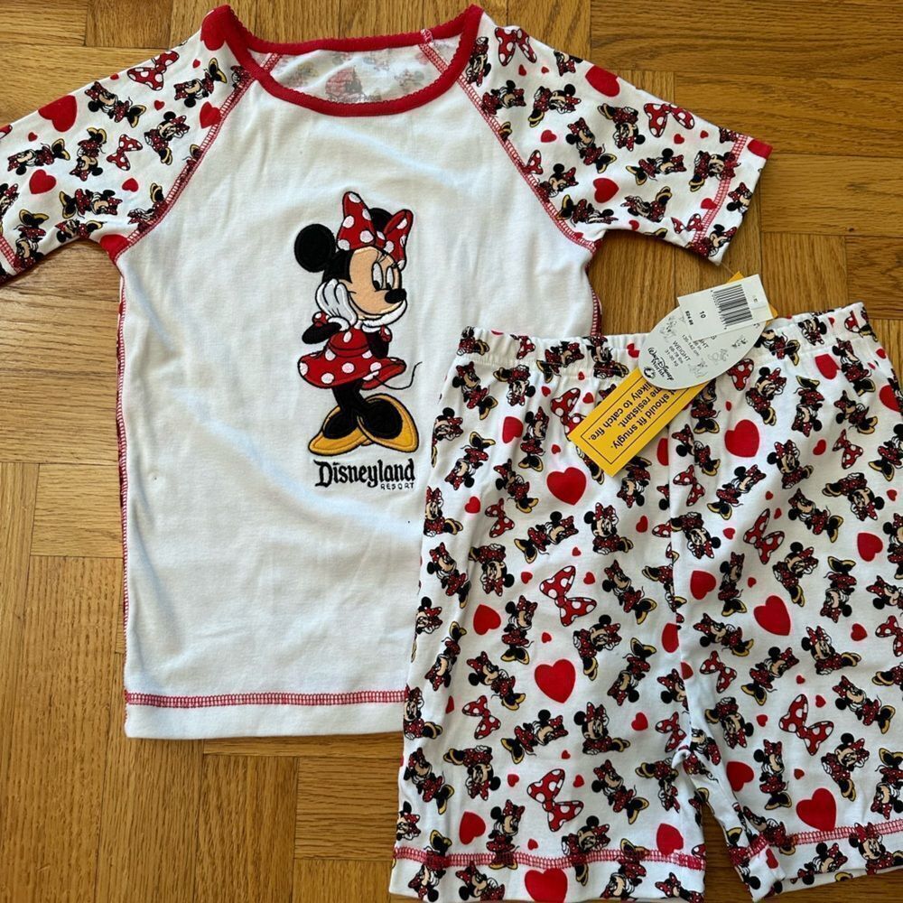 Disney Parks Minnie Mouse & hearts pajama set